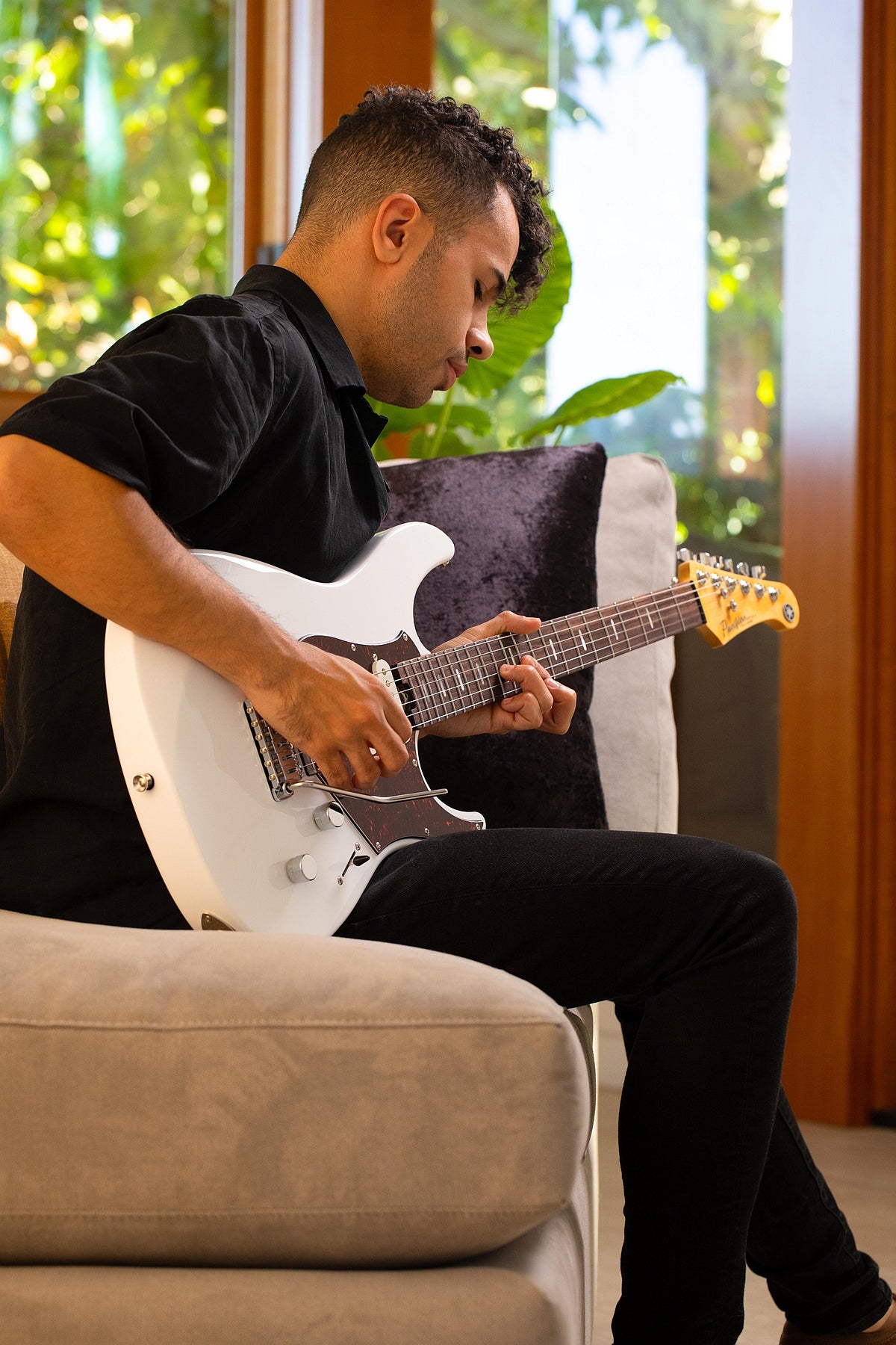 Yamaha PACS+12 SWH 6-String RH Pacifica Standard Plus Solidbody Electric Guitar w/ Rosewood Fingerboard (Certified Refurbished)