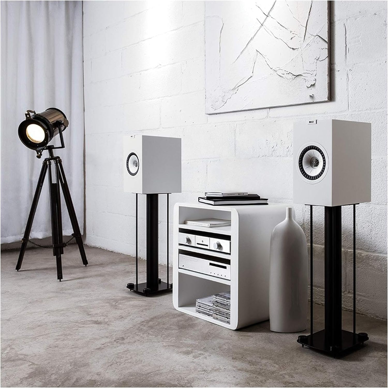 Kef Q350 Bookshelf Speaker - Pair (Open Box) Kef Q350 Bookshelf Speaker - Pair (Open Box)